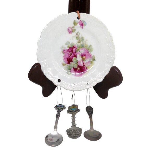 Floral Porcelain Plate & 3 Collectible Souvenir Spoons Handmade Wind Chimes Vtg - Picture 1 of 3